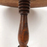 Round pedestal table in fruit wood