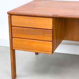 Bureau autoportant en teck avec porte et tiroirs, années 1970