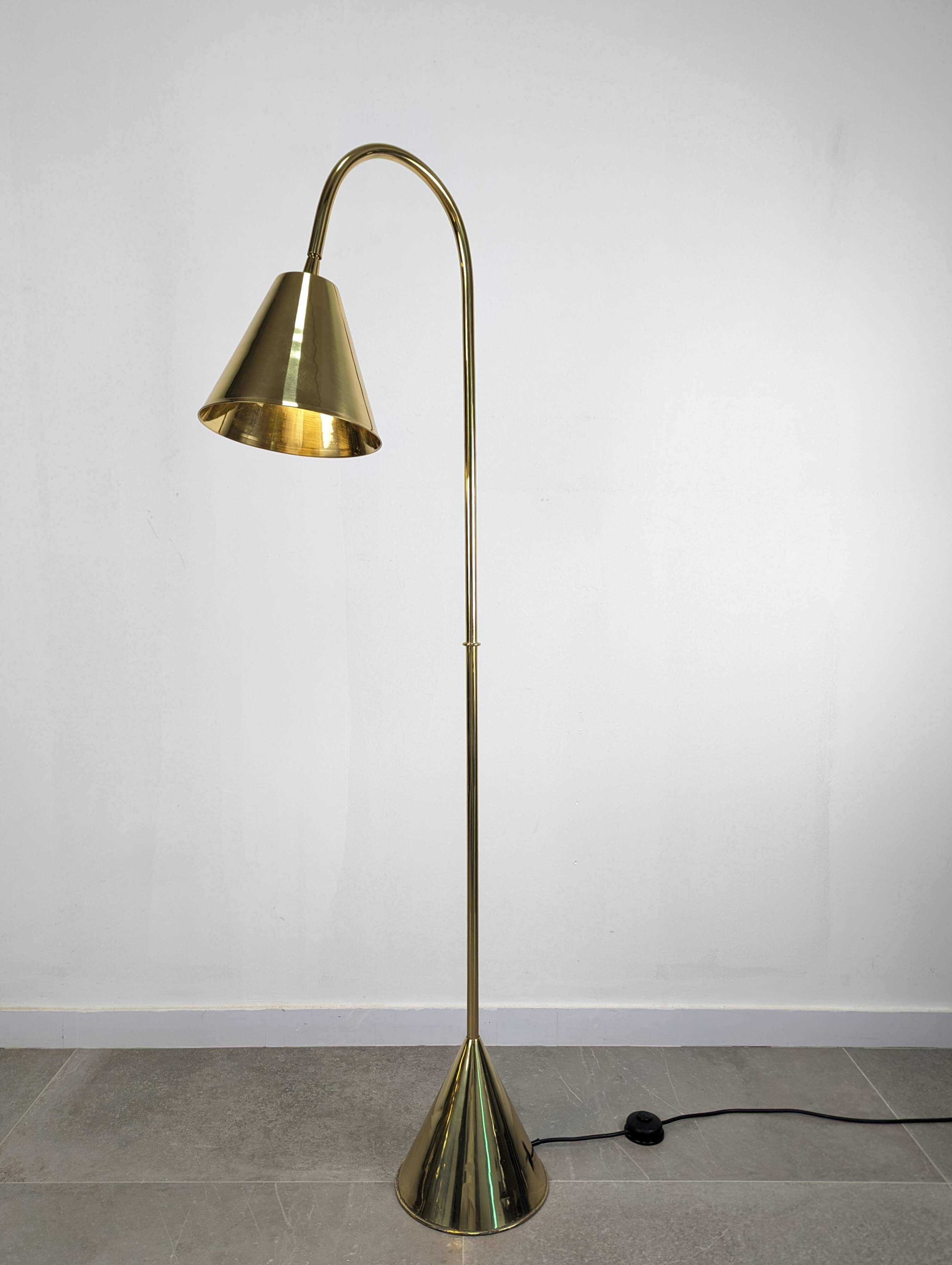brass floor lamp by Valentí