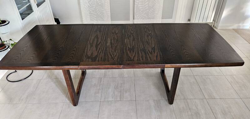 Vintage extendable dining table – sled base – modernist design