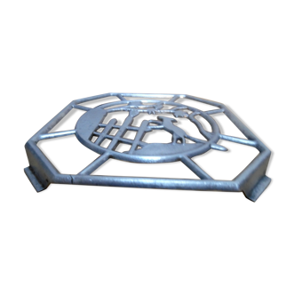 Underaplate art deco aluminum