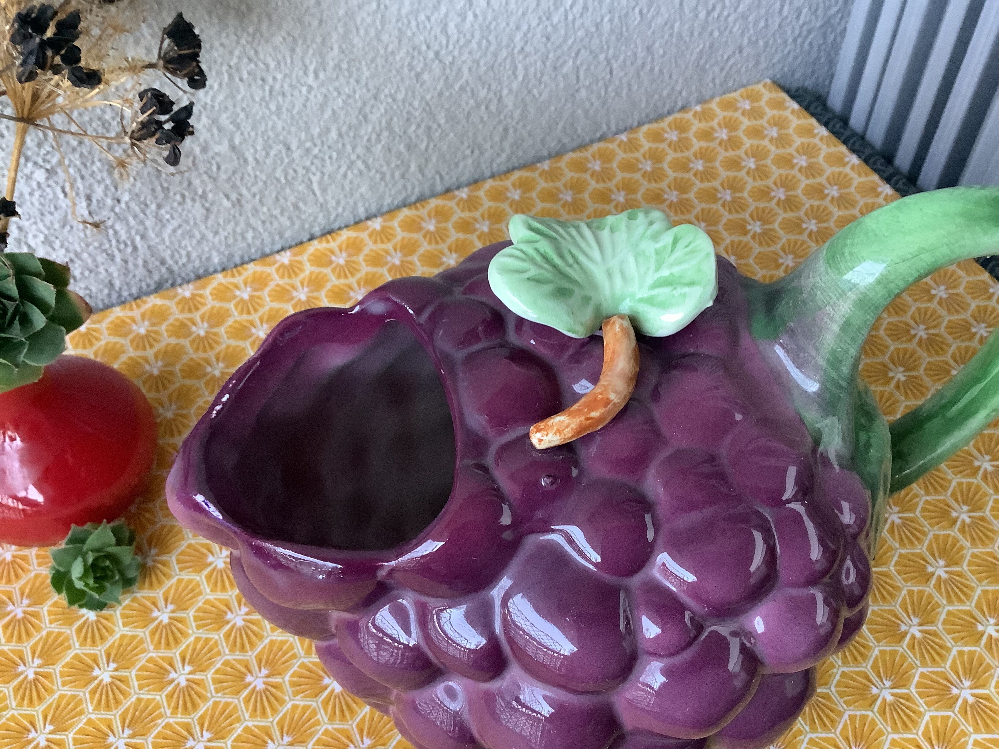 Pitcher slurry grape