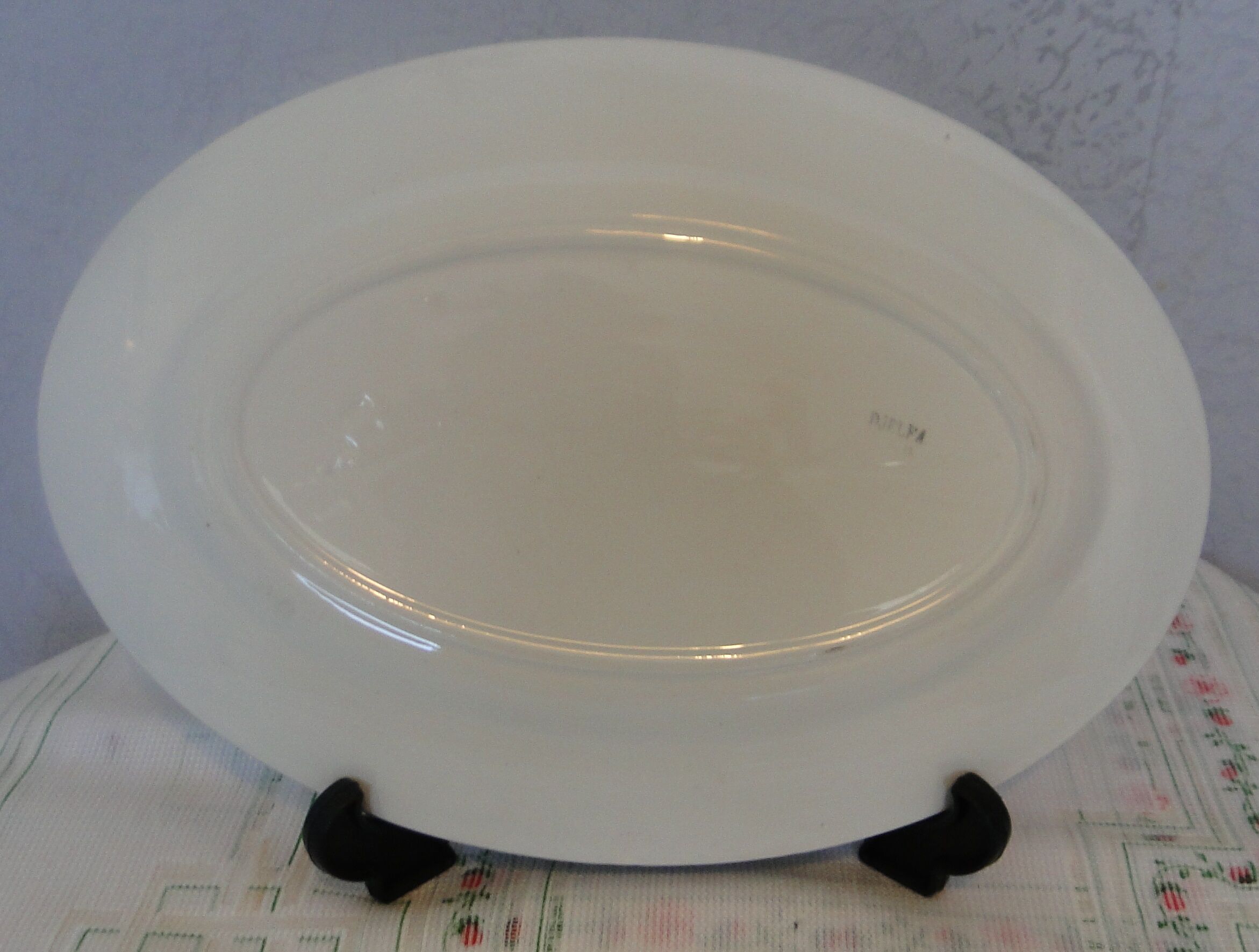 Oval service dish in faience frieze blue green model djelfa grave in hollow p3