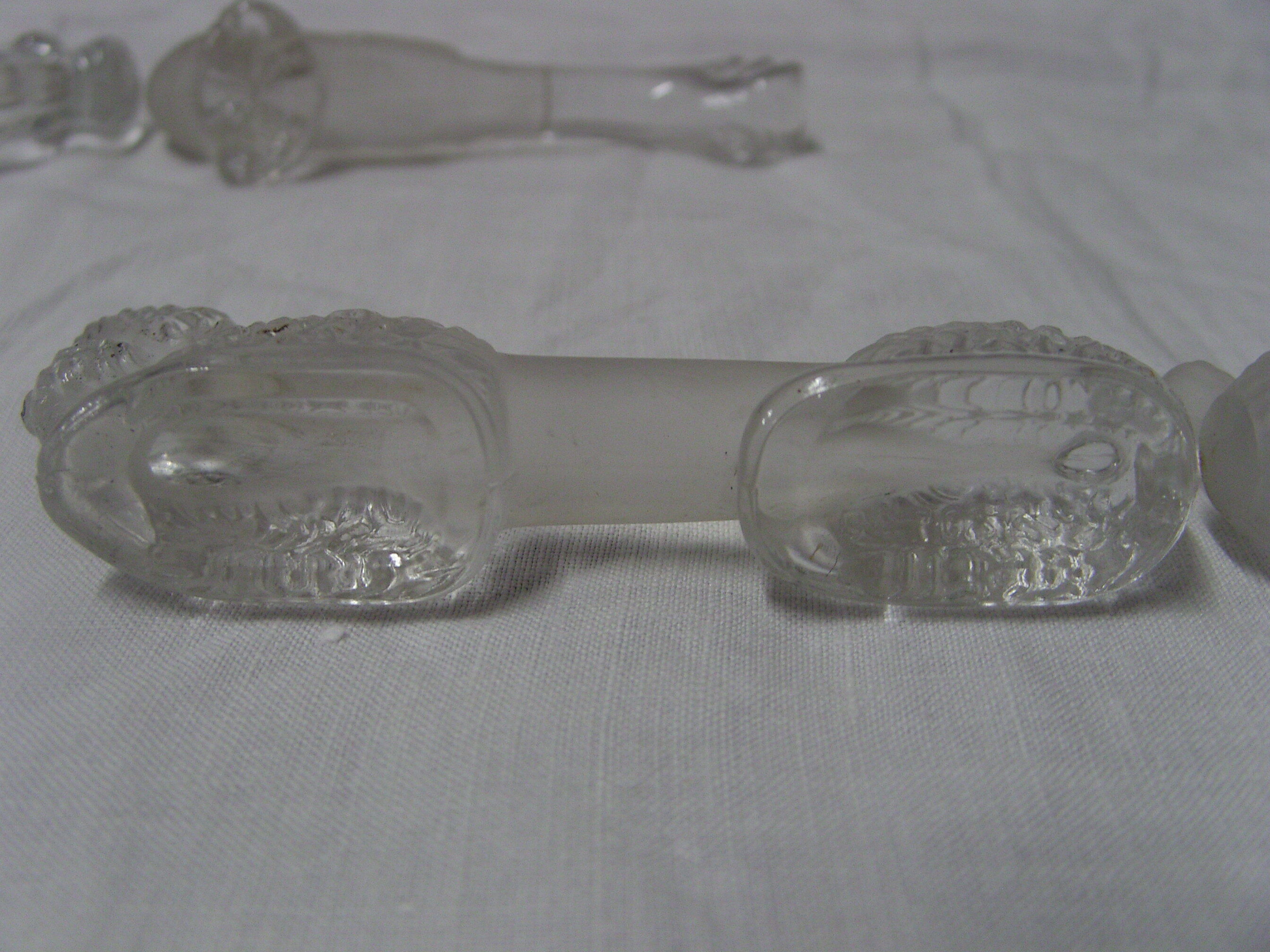 6 vintage animal glass knife holders