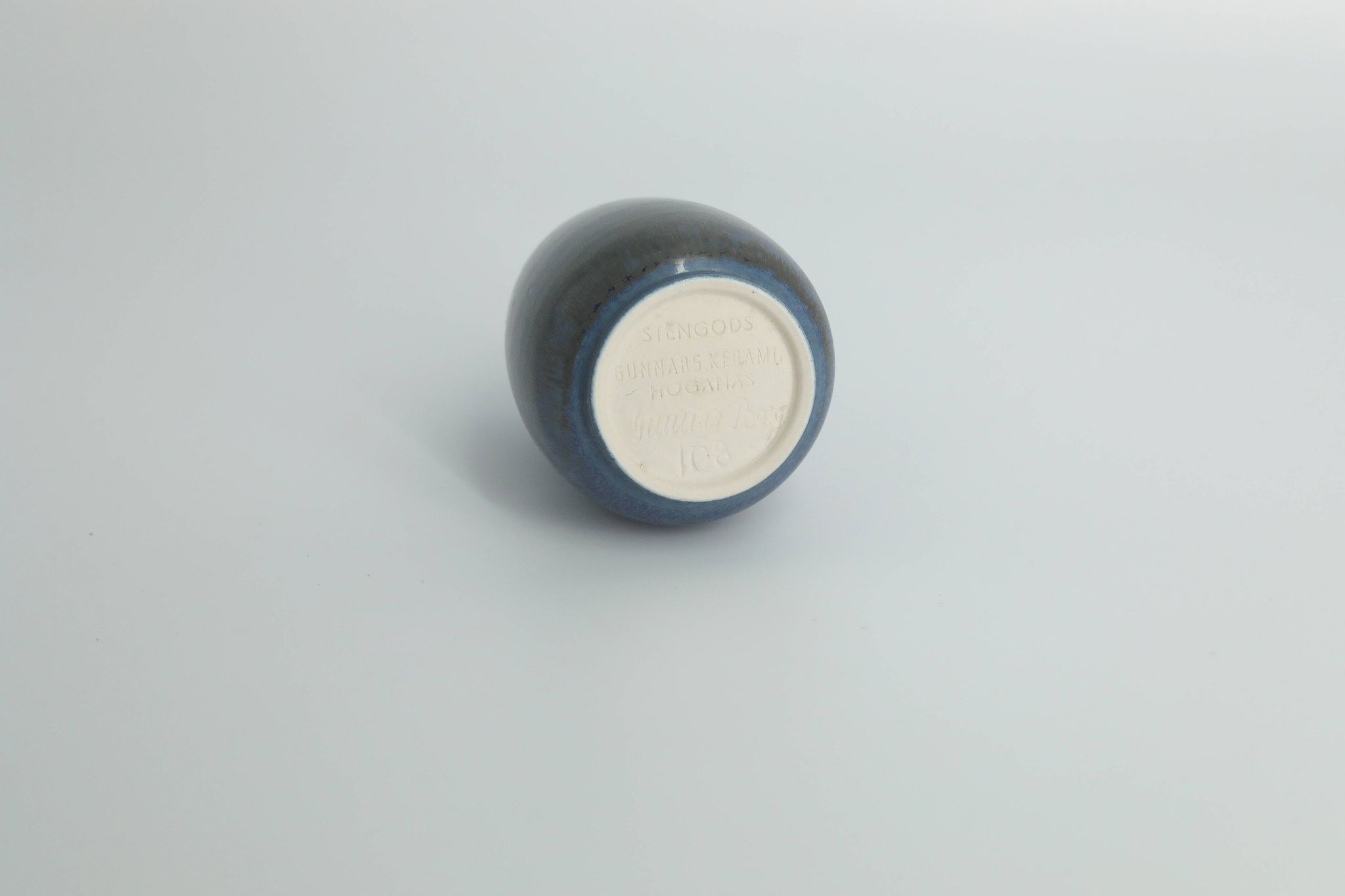 Small Mid-Century Scandinavian Modern Collection Vase in Stoneware No. 108 by Gunnar Borg for Höganäs