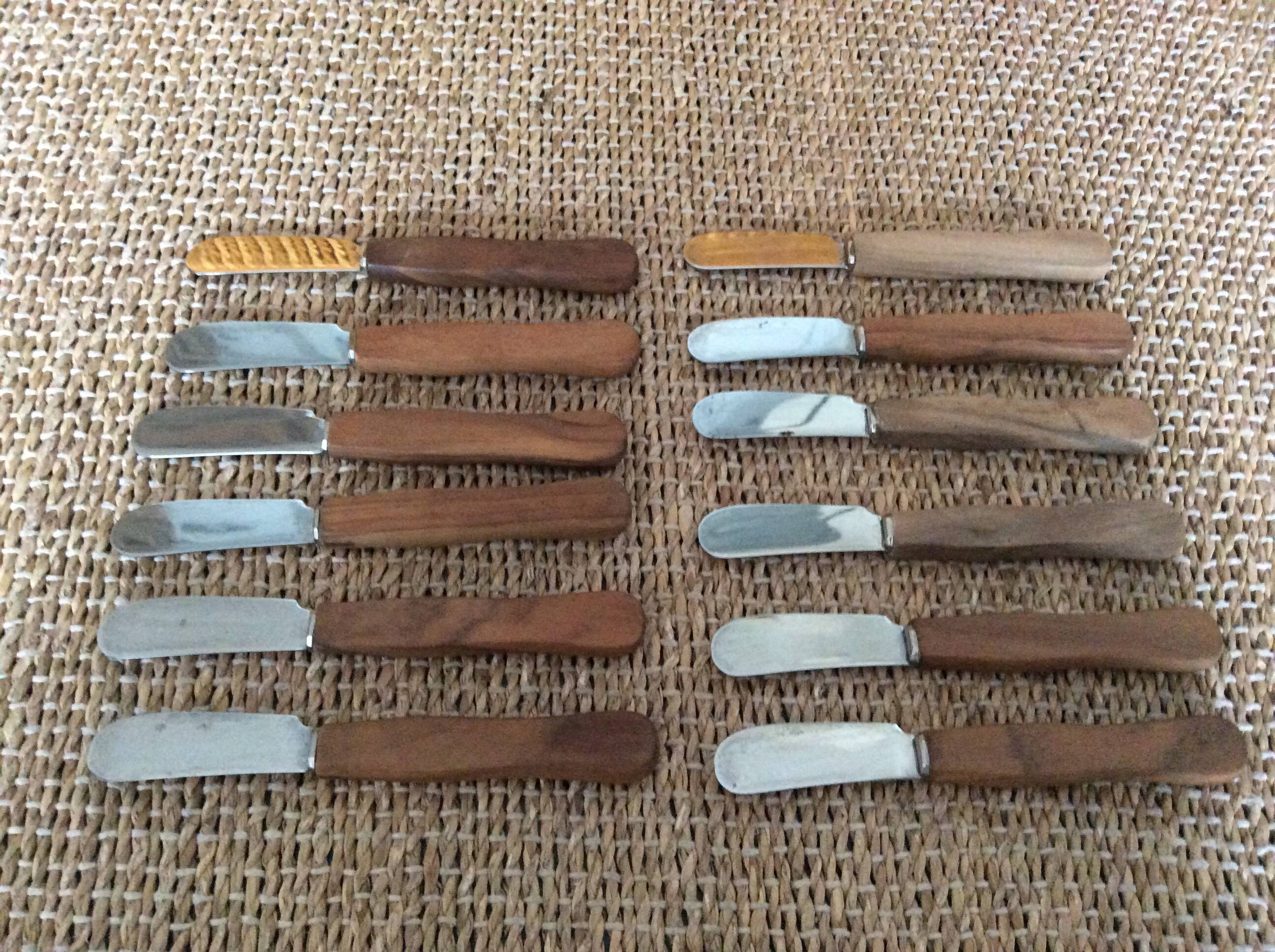 12 couteaux à fromage