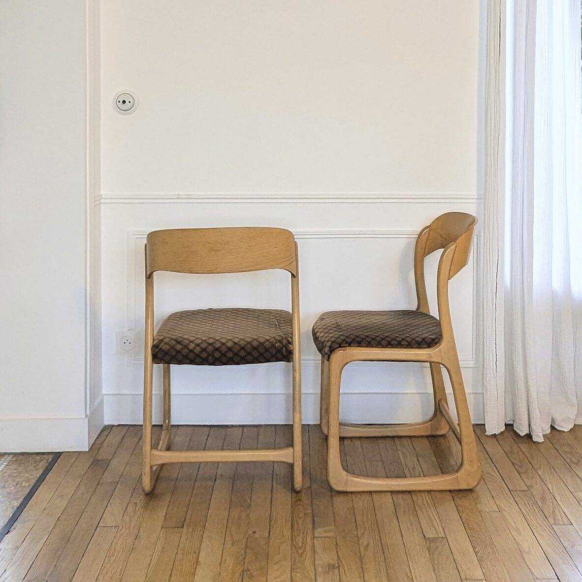4 "Sled" chairs by Baumann
