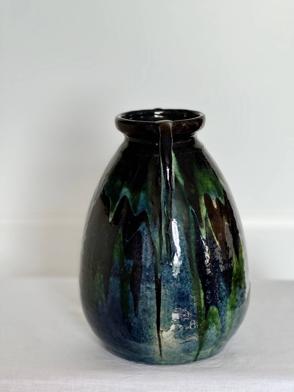 Handmade vase in mixed earth