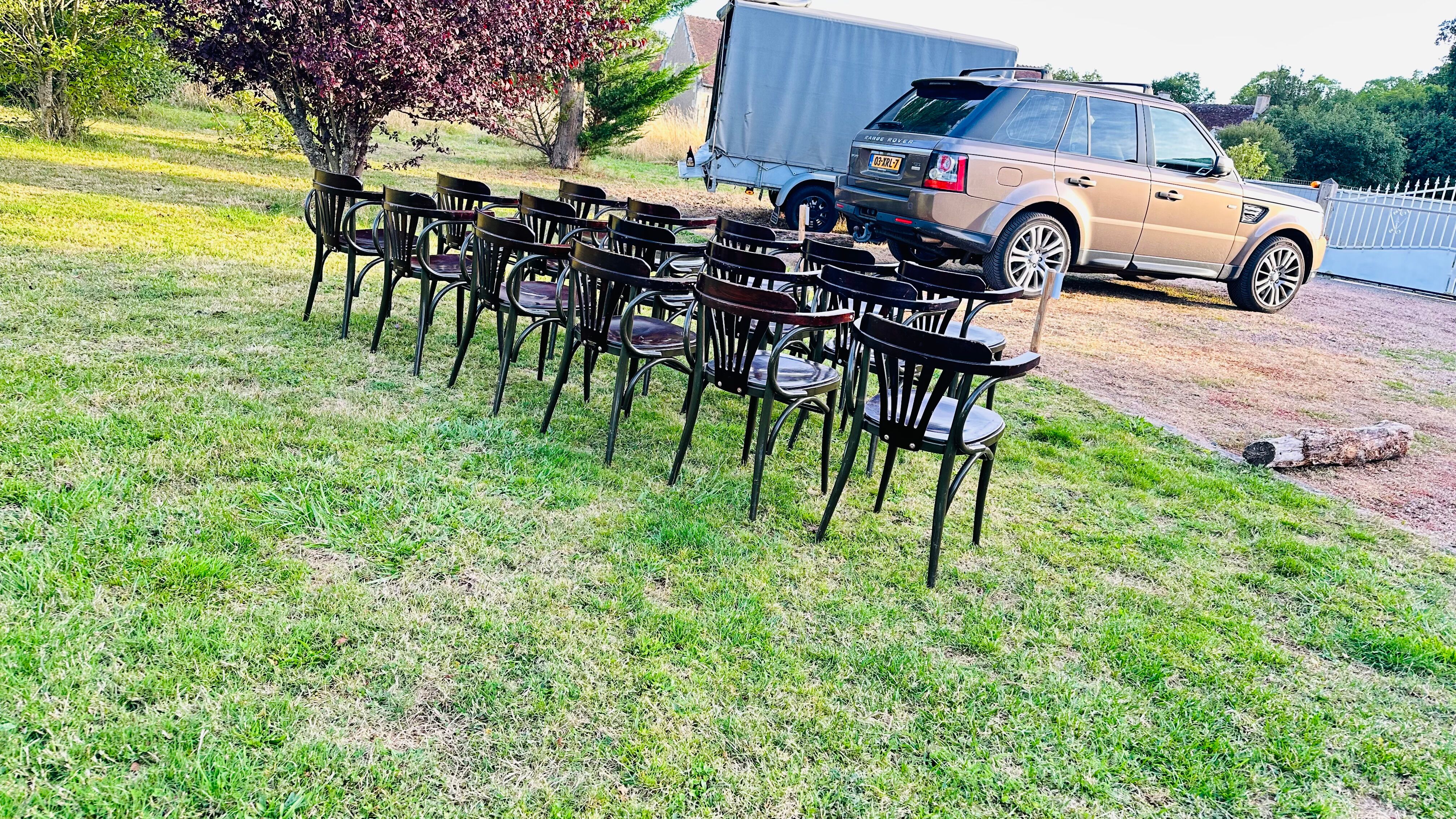 16 Unique Bistro chairs with metal legs