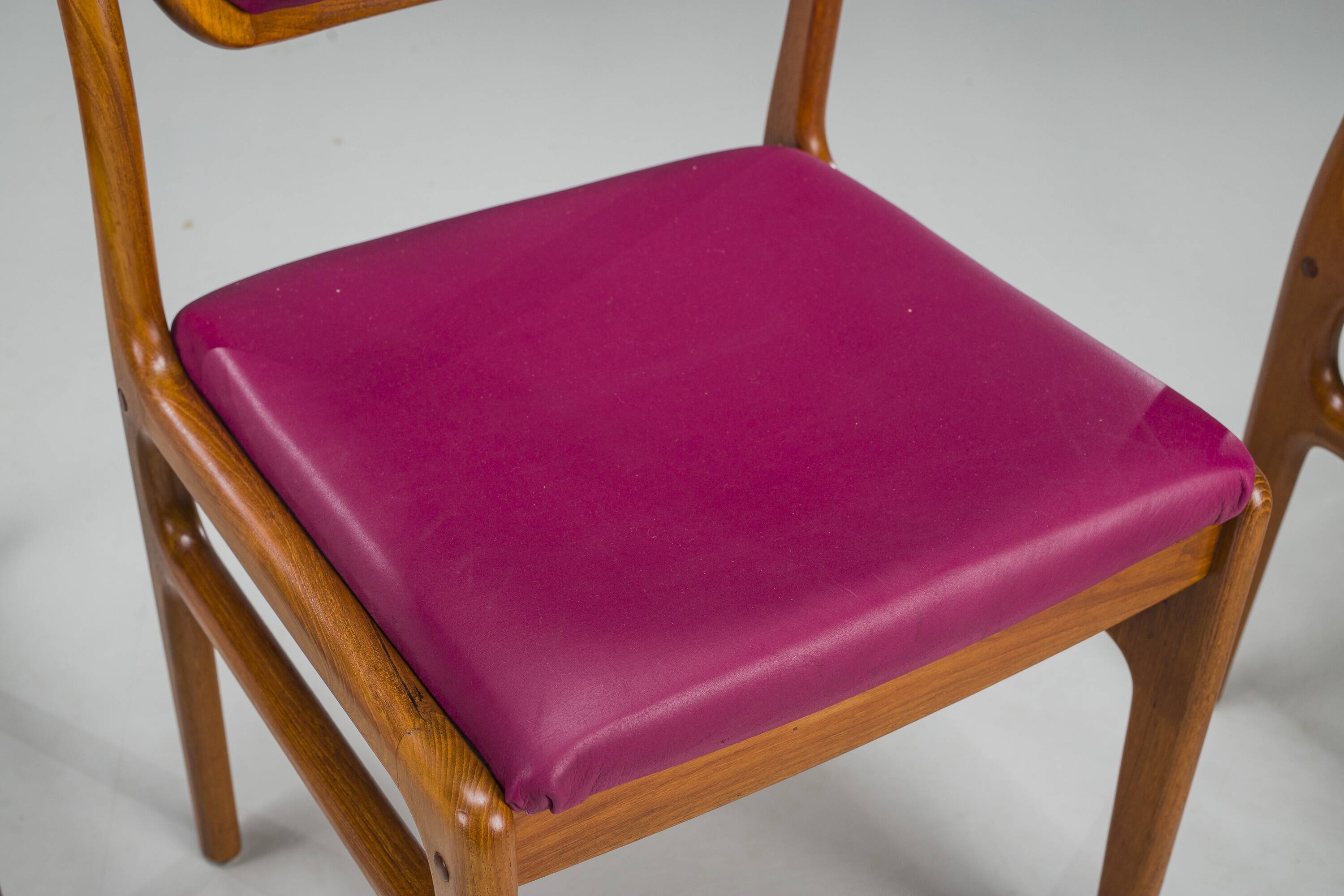 4 chaises en teck par Johannes Andersen pour Uldum