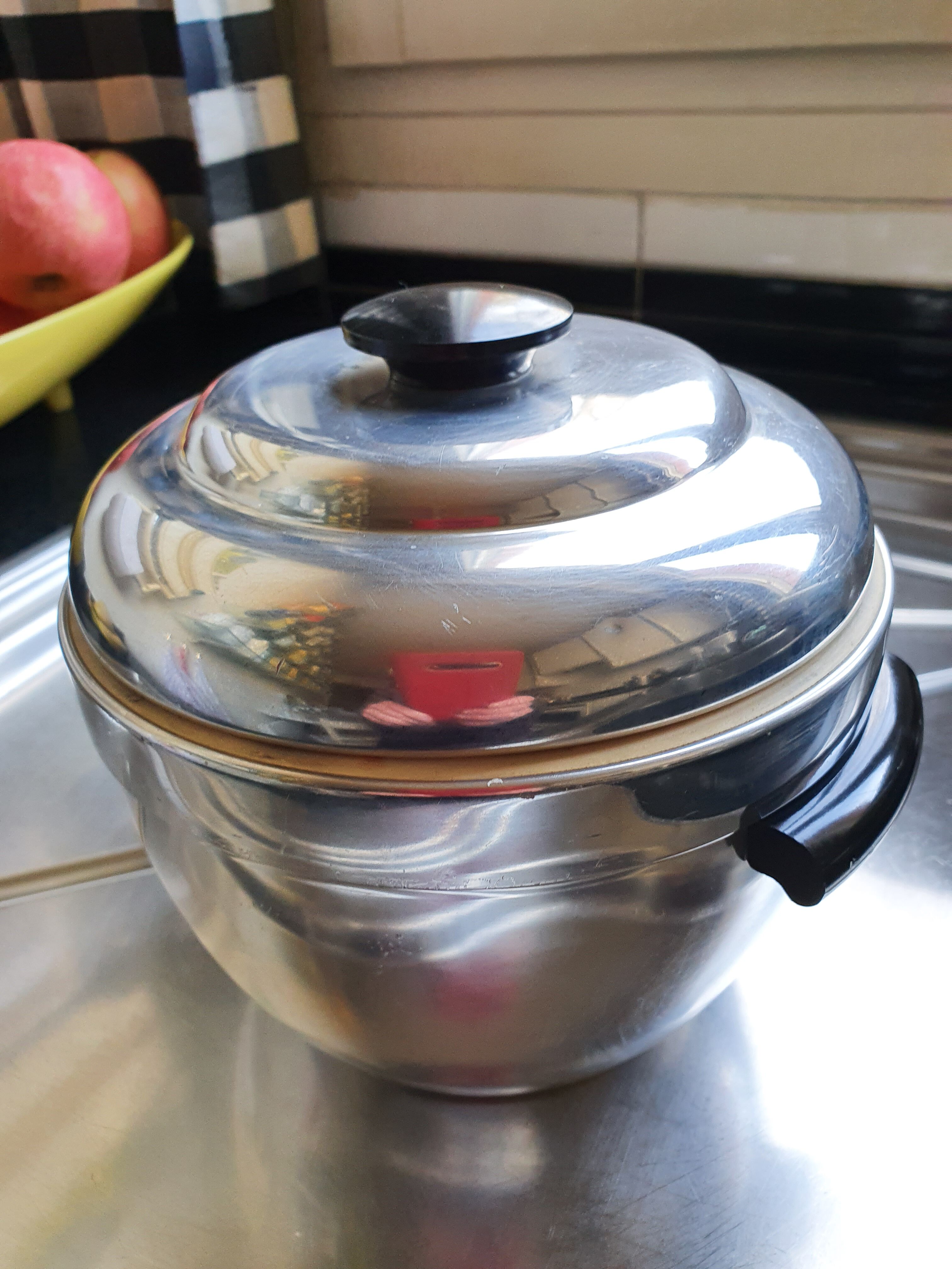 Thermos insulated ice bucket in metal and bakelite, 50s