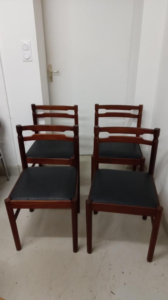 Lot of 4 chairs wood and skai