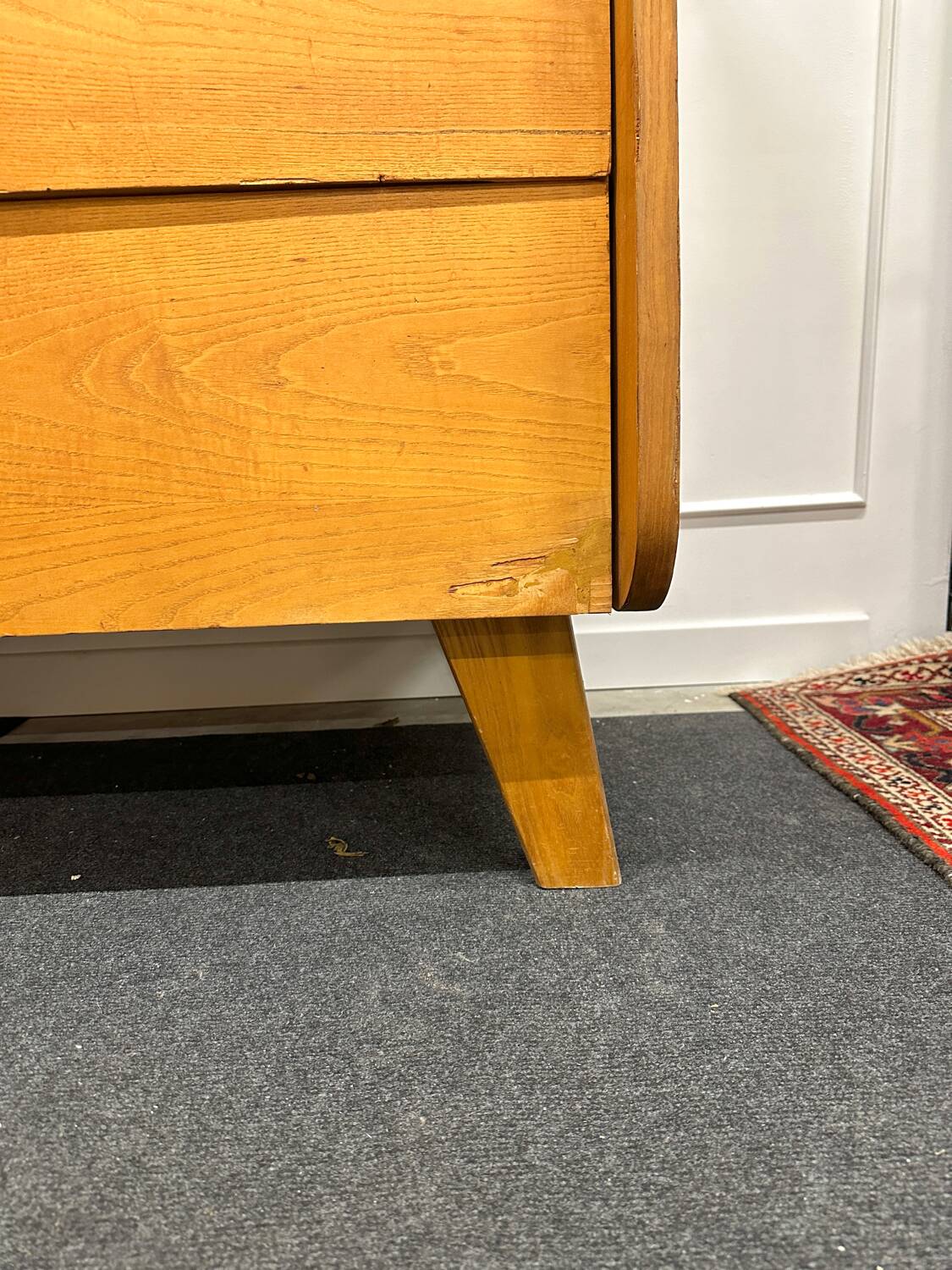 Compass feet chest of drawers