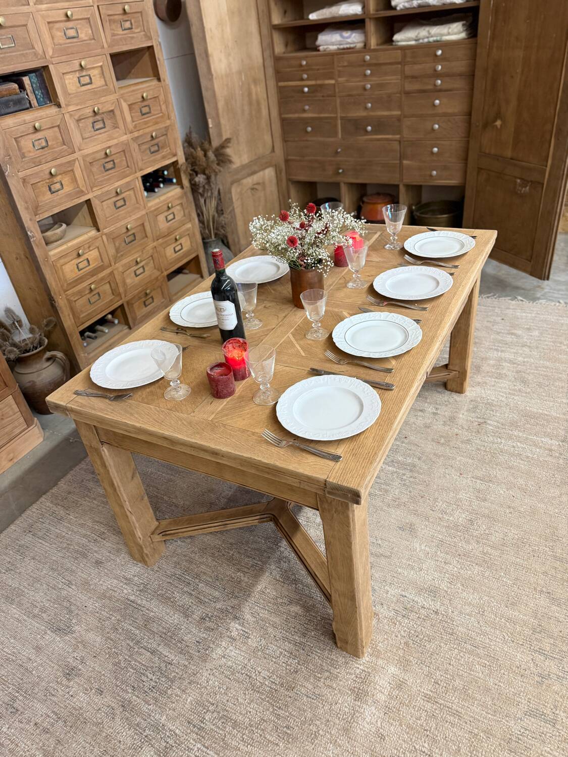 Table with integrated extensions