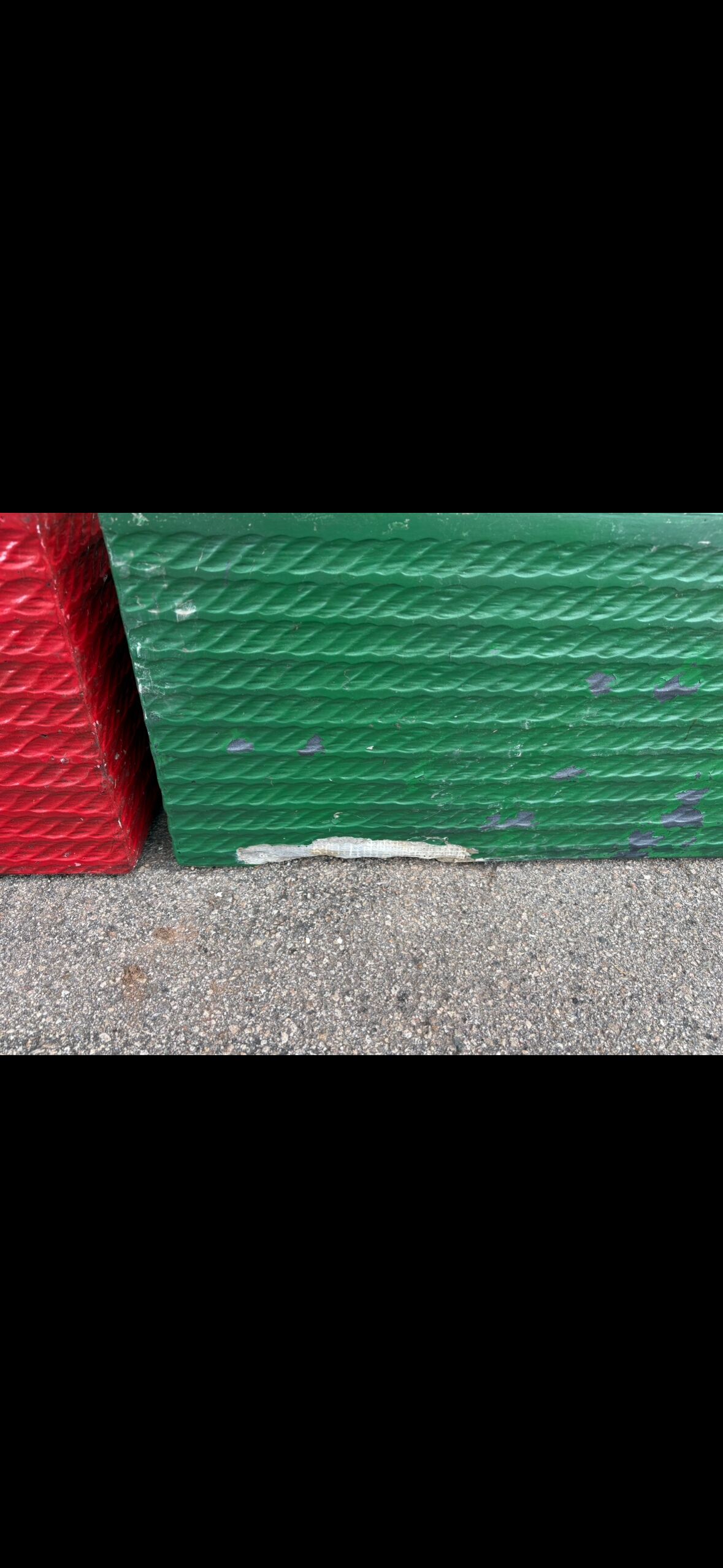 2 red/green planters