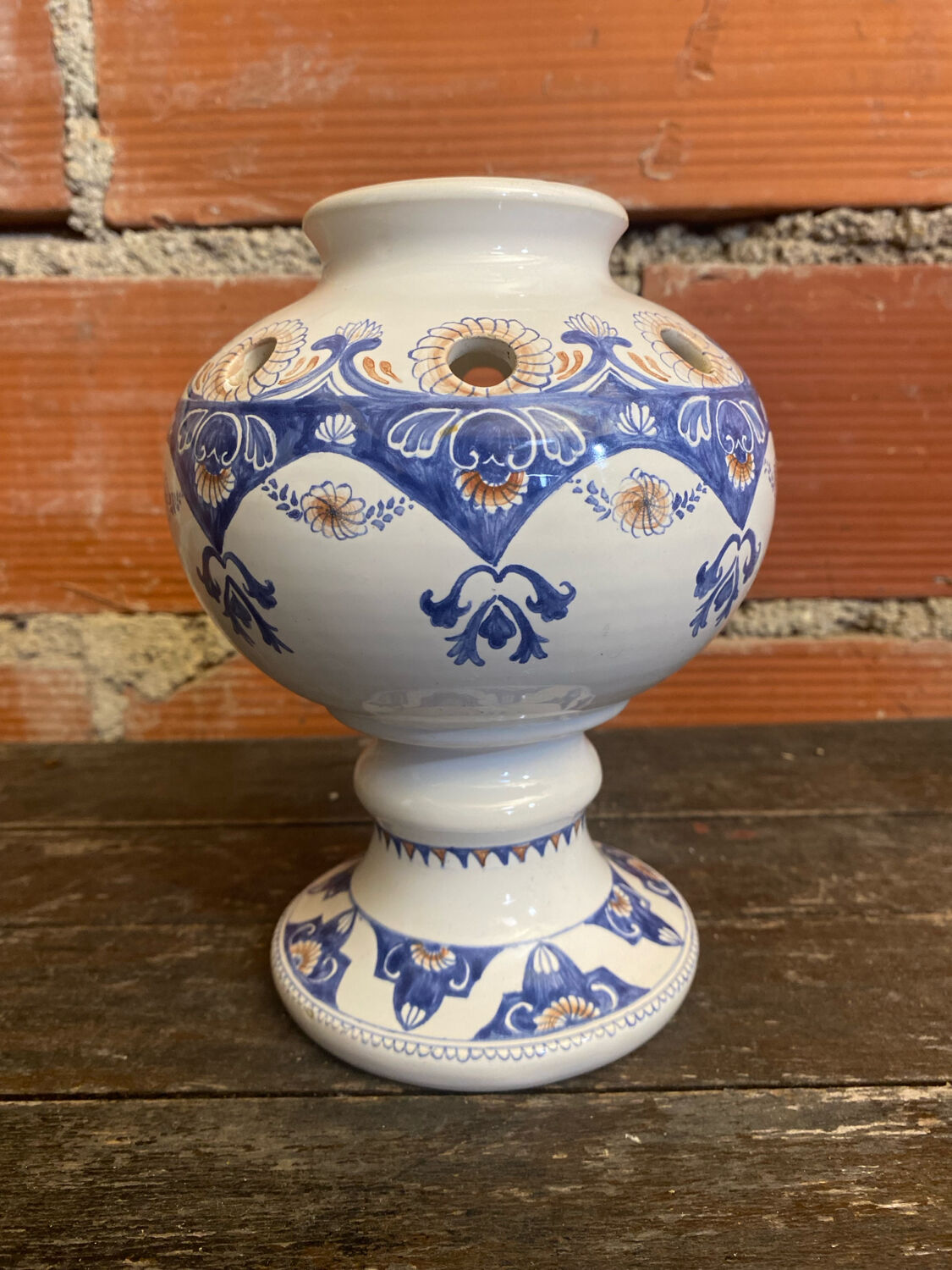 Vintage White Painted Ceramic Flower Vase #D672