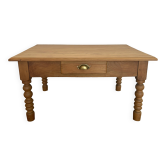 Farmhouse coffee table stripped and airbrushed