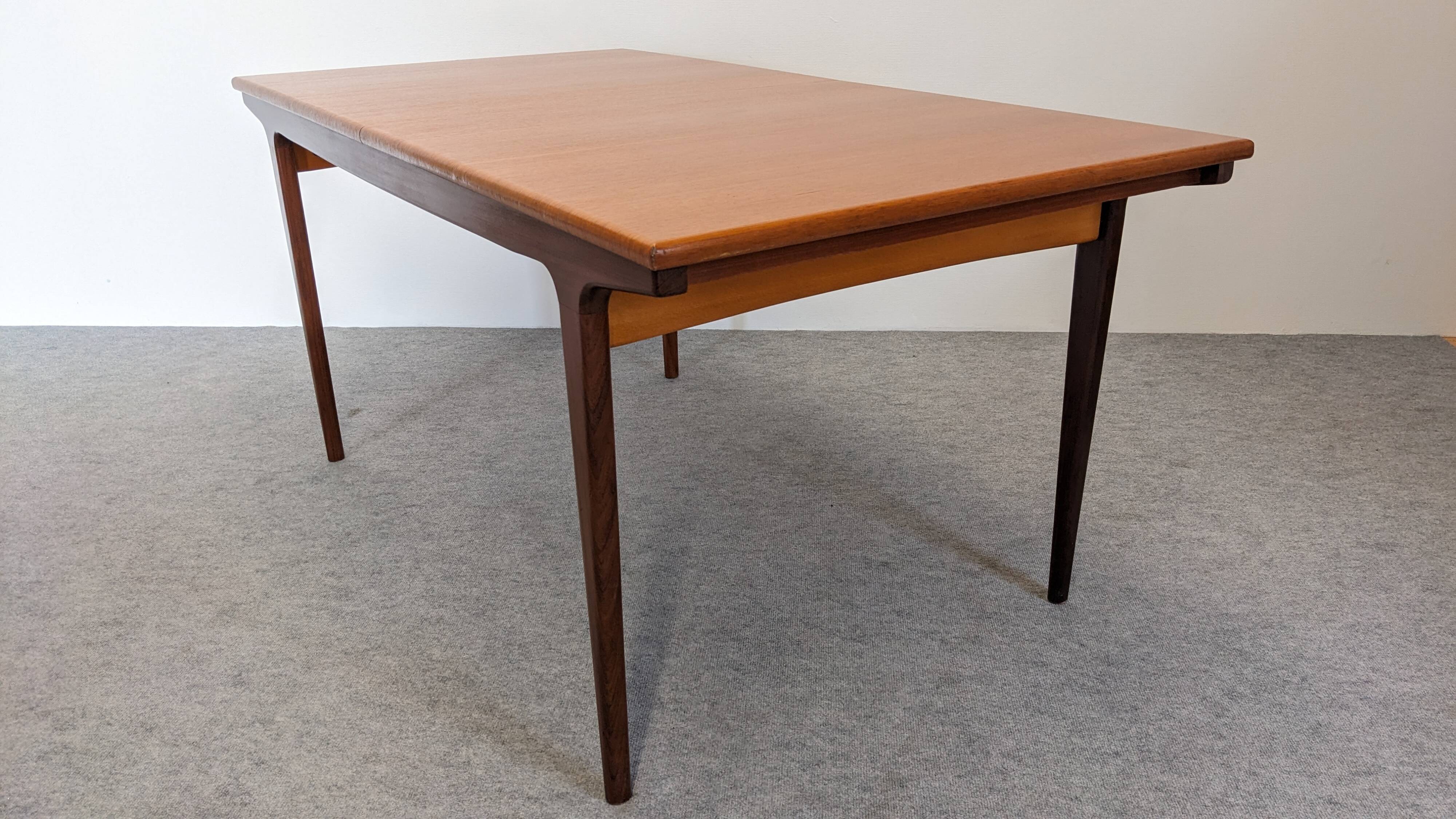 Extendable Scandinavian teak dining table, circa 1960