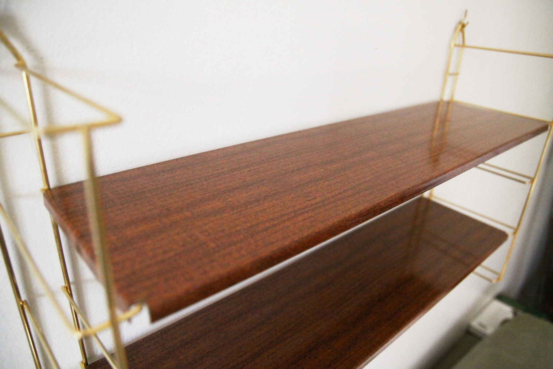 String style shelves