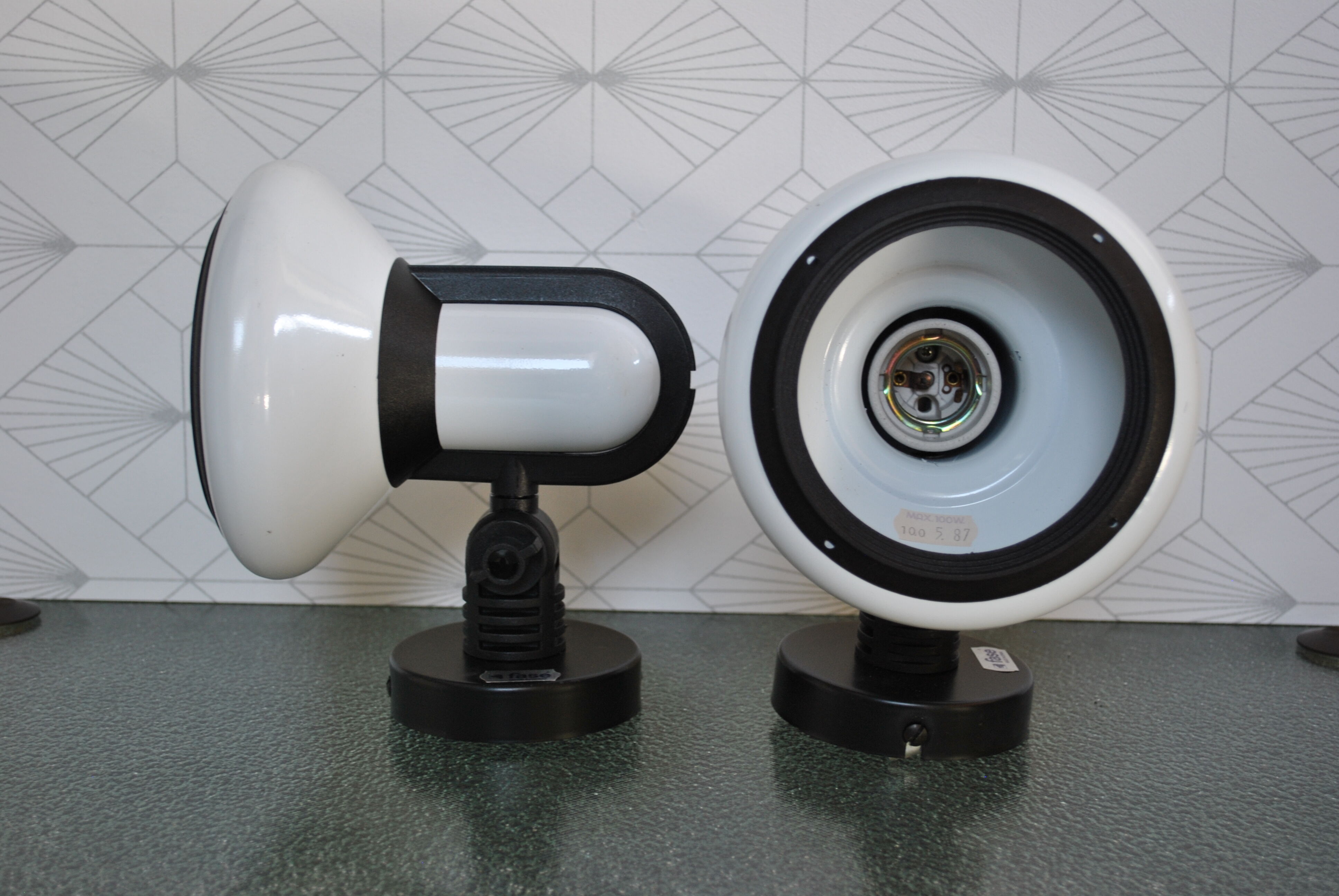 Pair of sconces Fase 1970