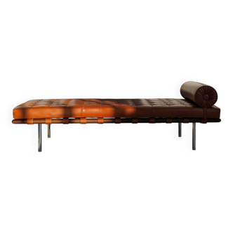 Barcelona day bed by Mies van der Rohe for Knoll - cognac leather