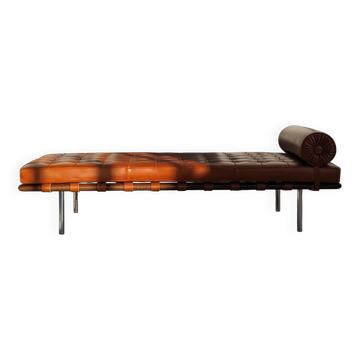 Barcelona day bed by Mies van der Rohe for Knoll - cognac leather