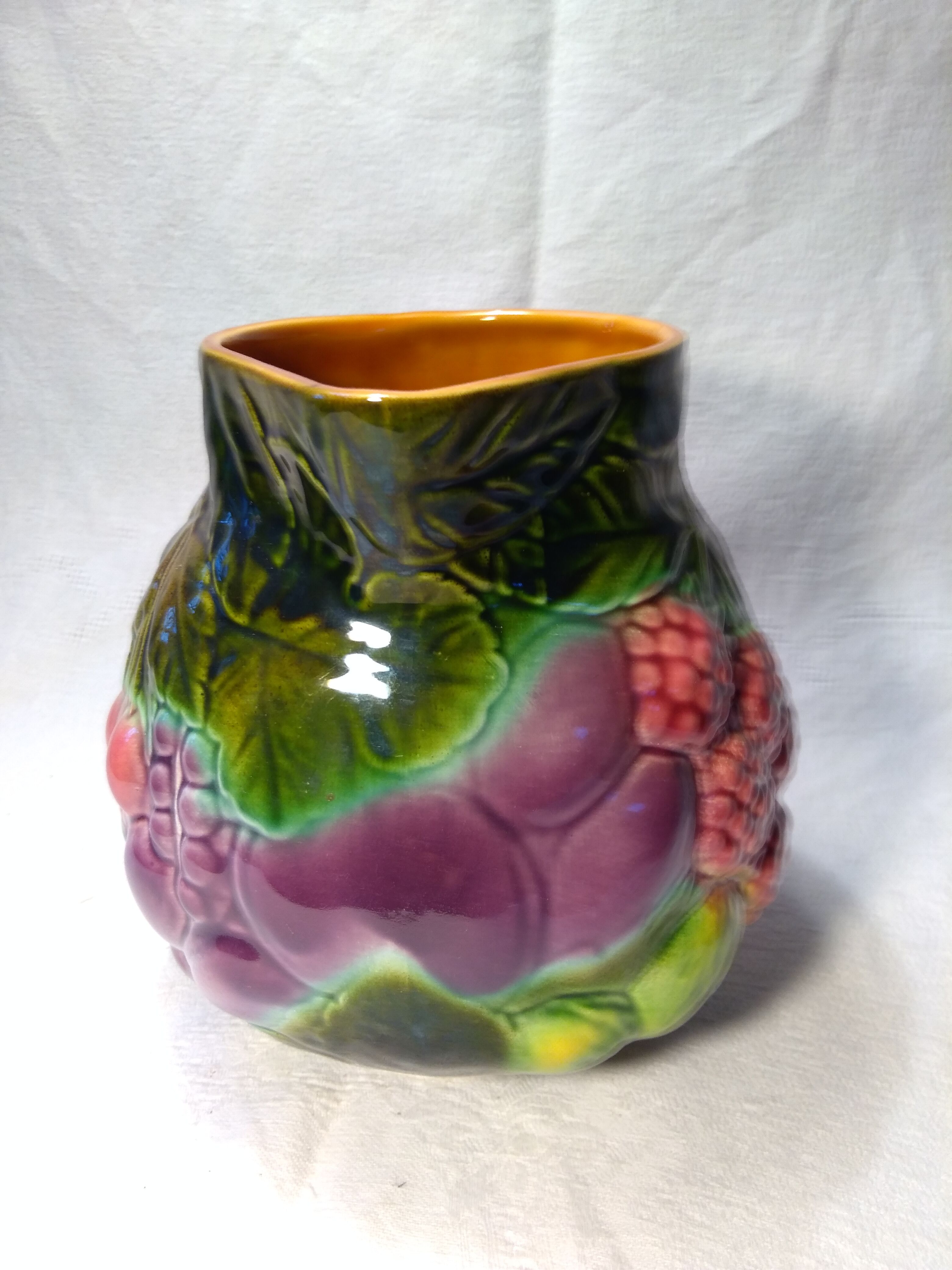 Salins dabbling pitcher