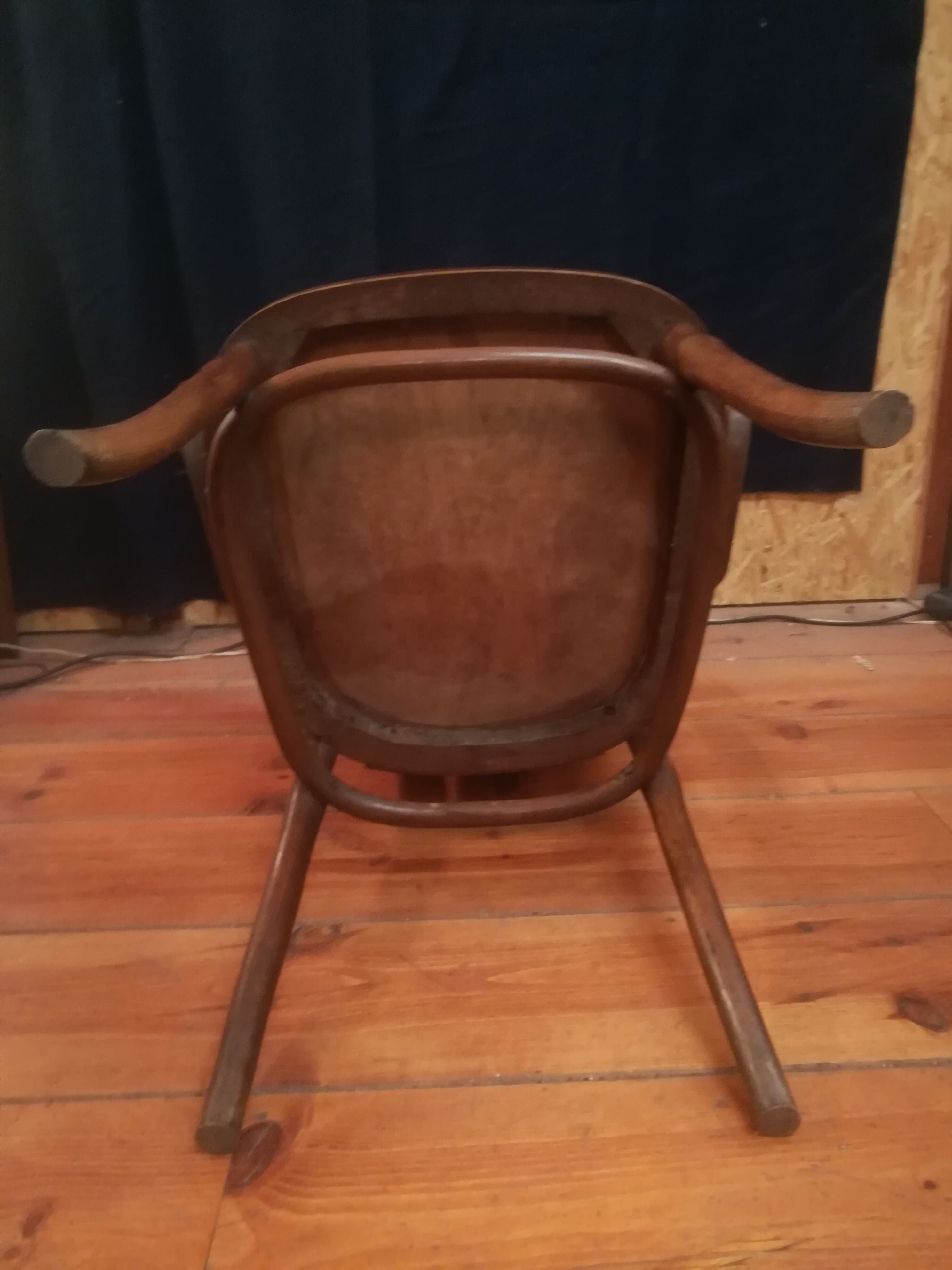 Thonet armchair in curved wood and stylized patterns