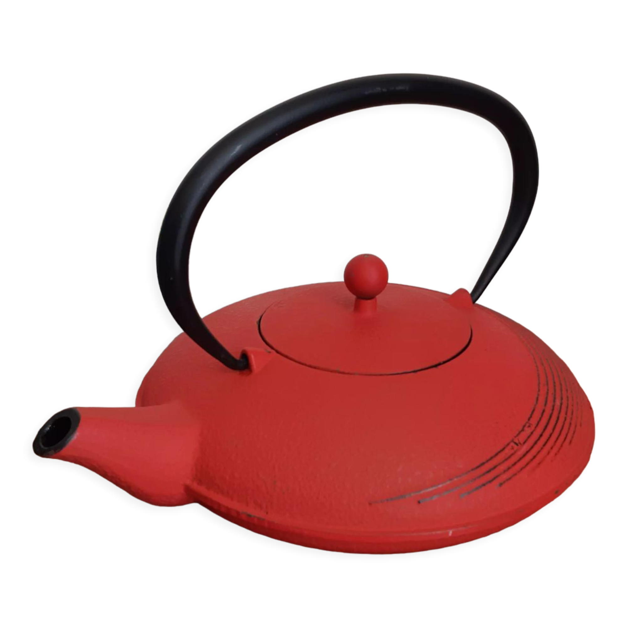 Flat Japanese teapot in red cast iron