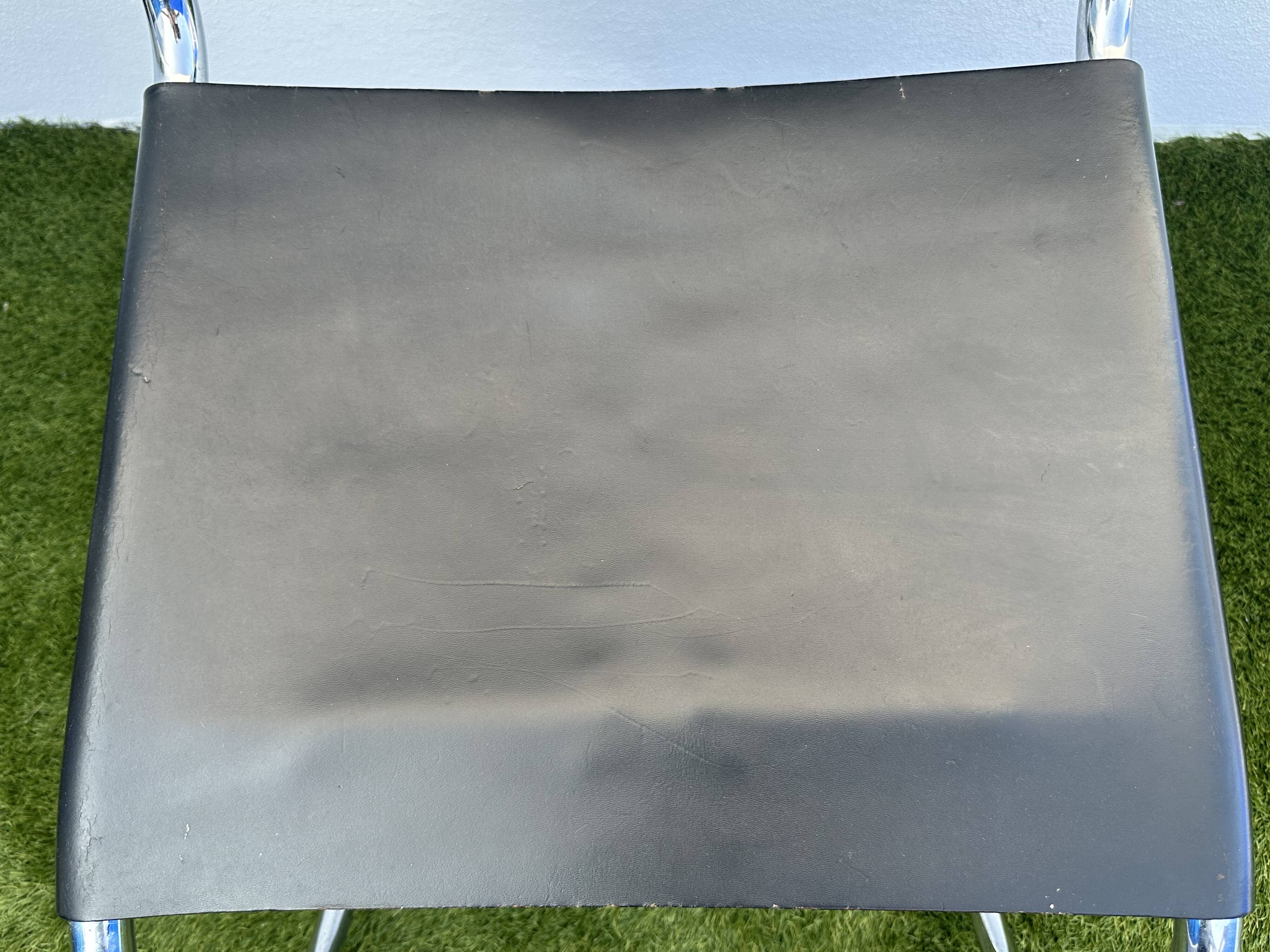 Pair of MR 10 chairs with Mies Van der Rohe laces, Knoll International