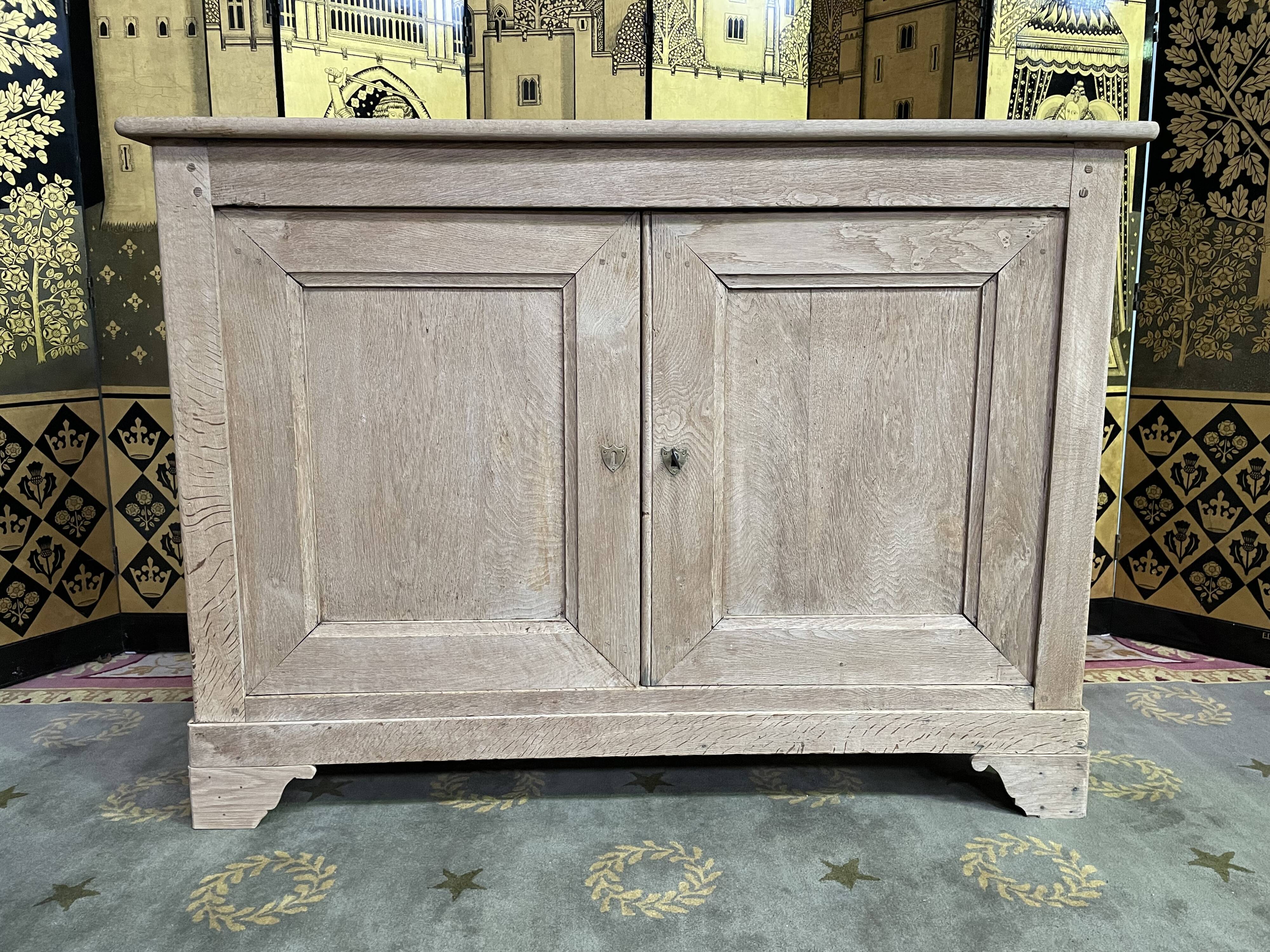 Low buffet in solid oak Louis Philippe aero gummed 19th