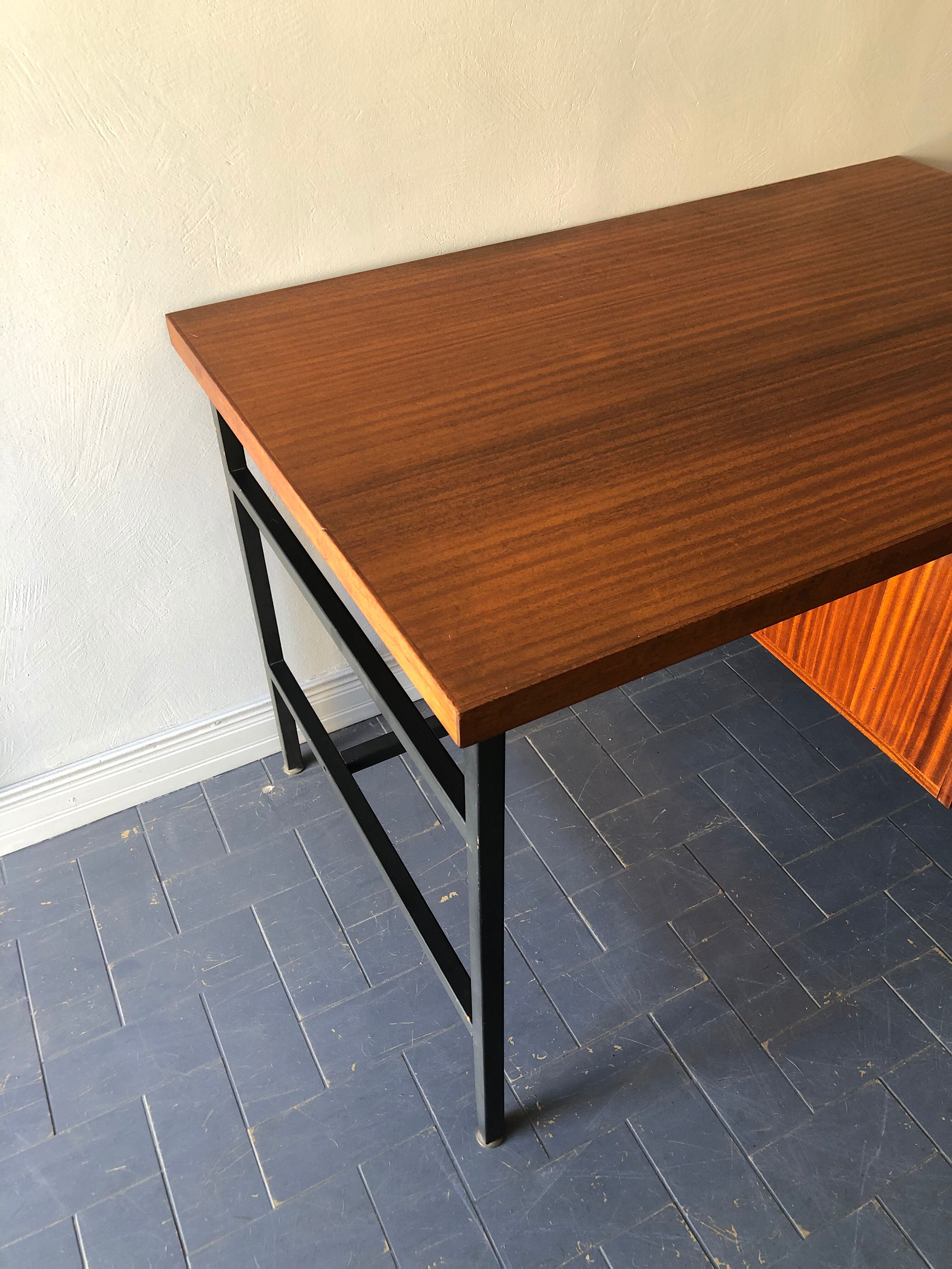 Two-sided desk 50