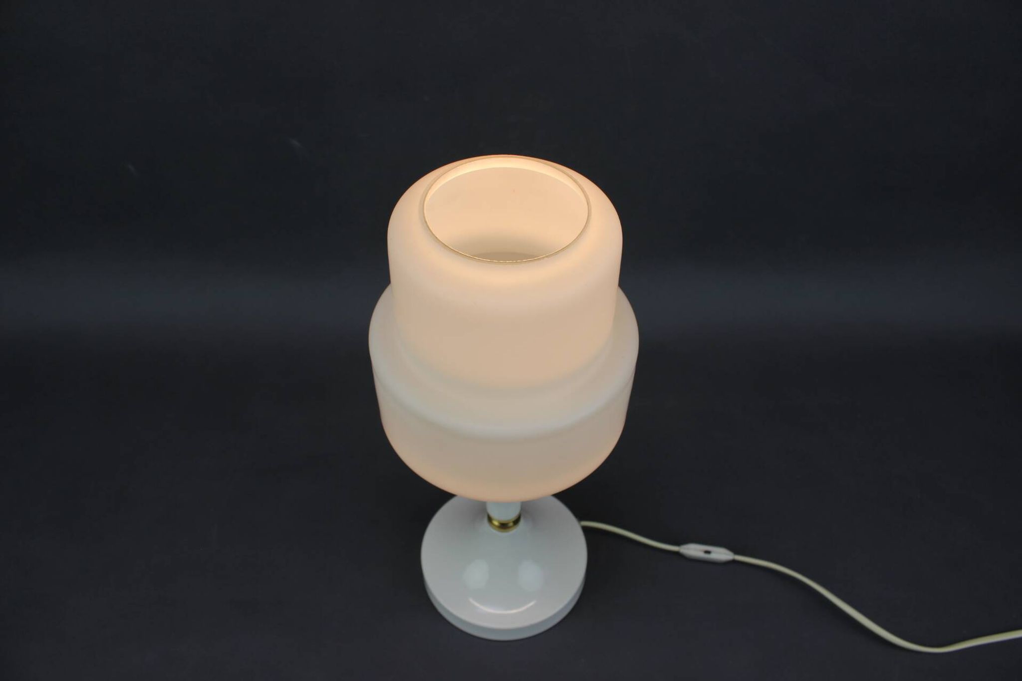 Lampe de Table en Verre Opalin et Laiton Drukov Brno, Tchécoslovaquie, 1970s