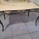 Table en marbre et laiton