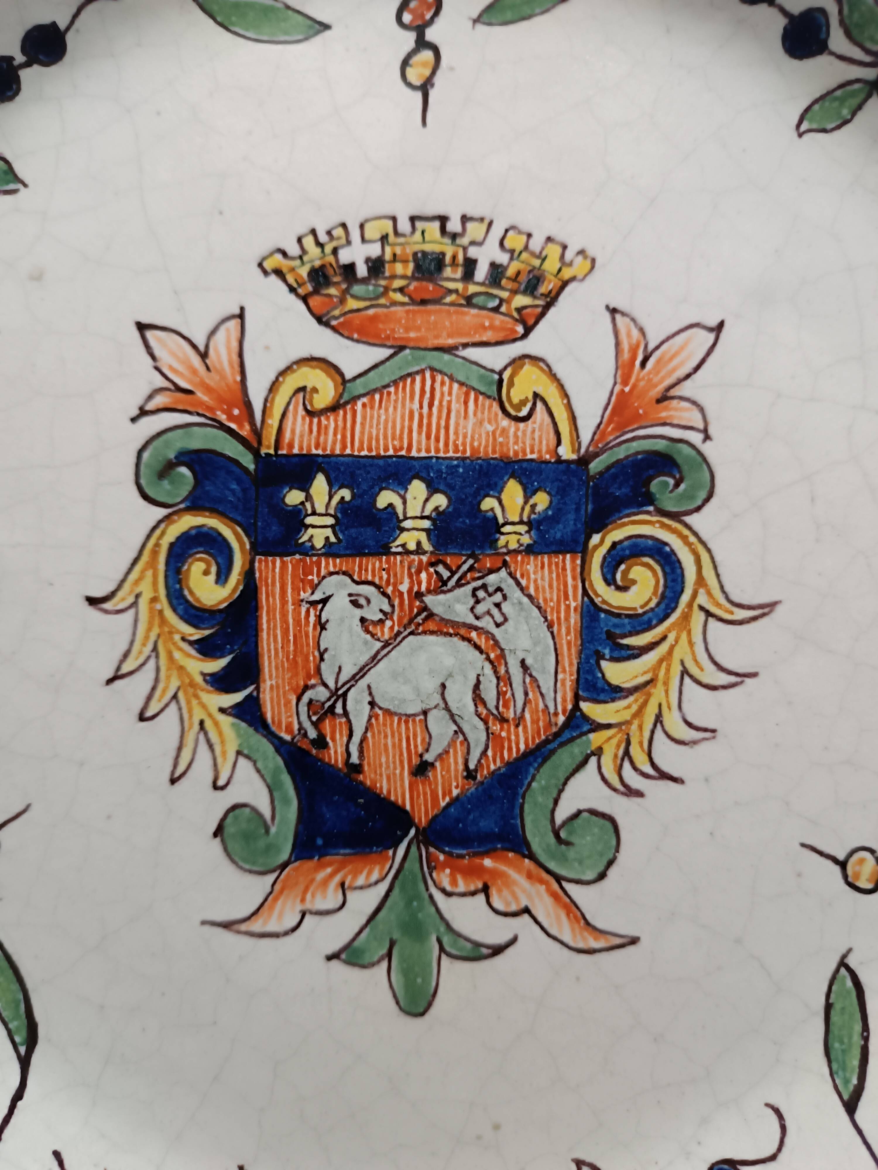 Malicorne earthenware plate with Rouen Beatrix Pouplard coat of arms