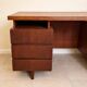 Bureau de centre a caissons, scandinave en teck, vers 1960-1970