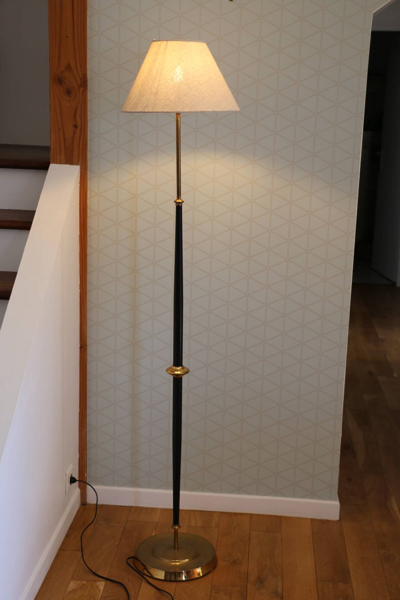 Lampadaire Stellor métal laqué laiton