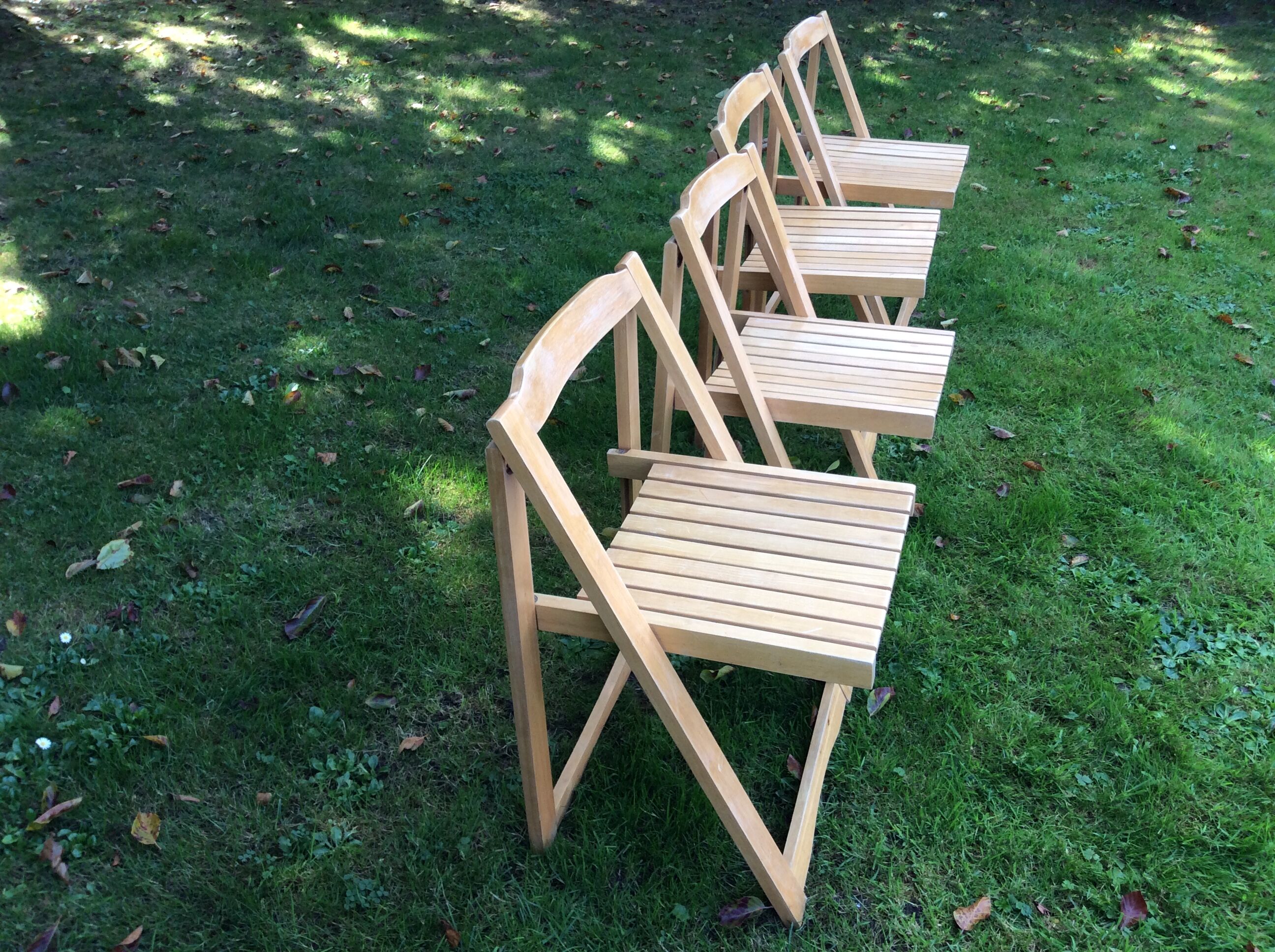 Series of 4 folding chairs