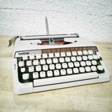 Brother Deluxe 900 Typewriter