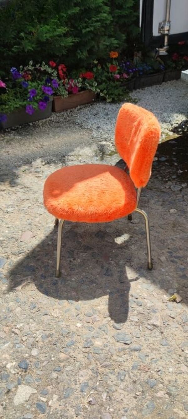 Chaise enfant en fausse fourrure orange, année 70