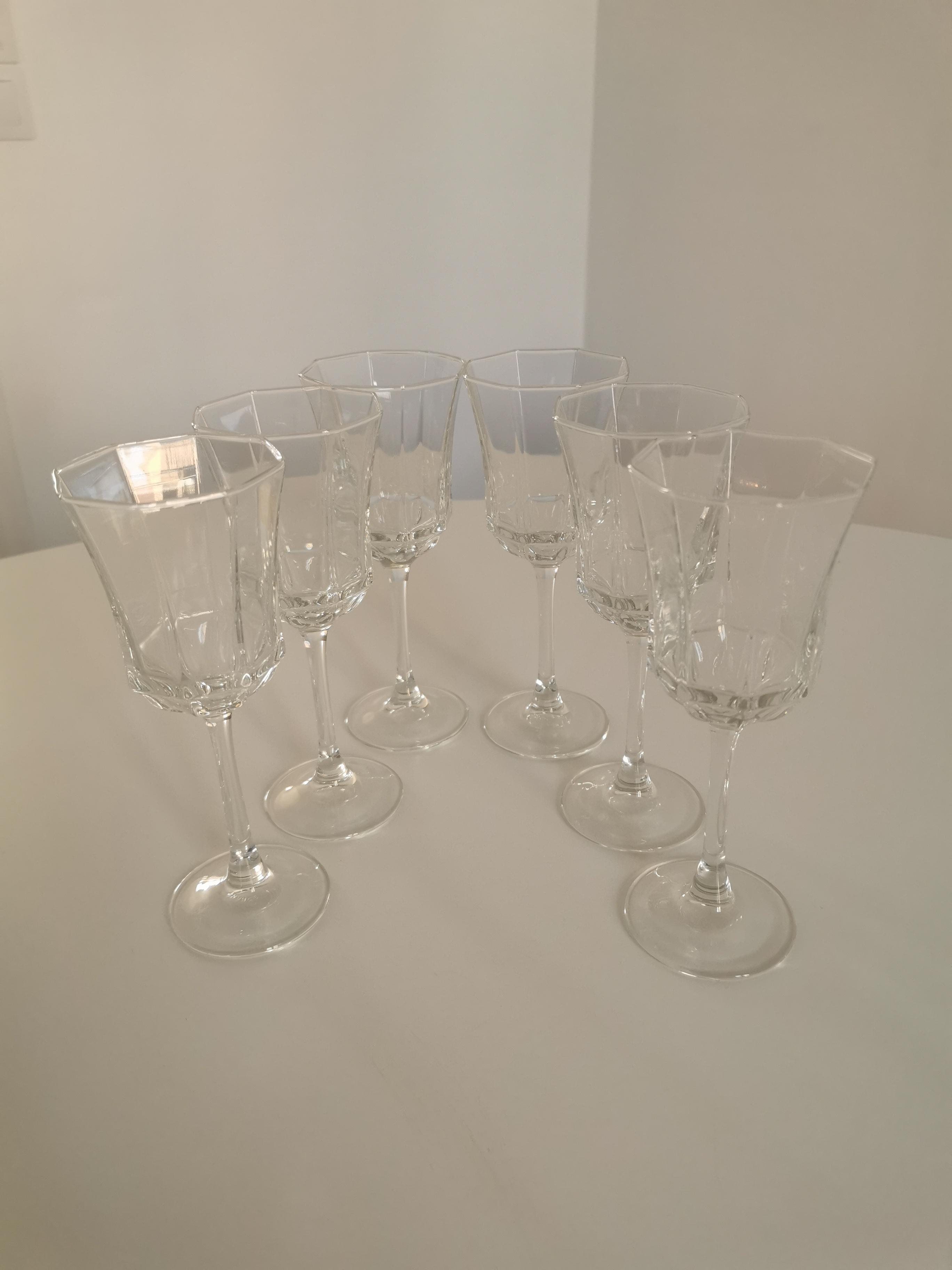 Service of 6 glasses a Vin Luminarc france