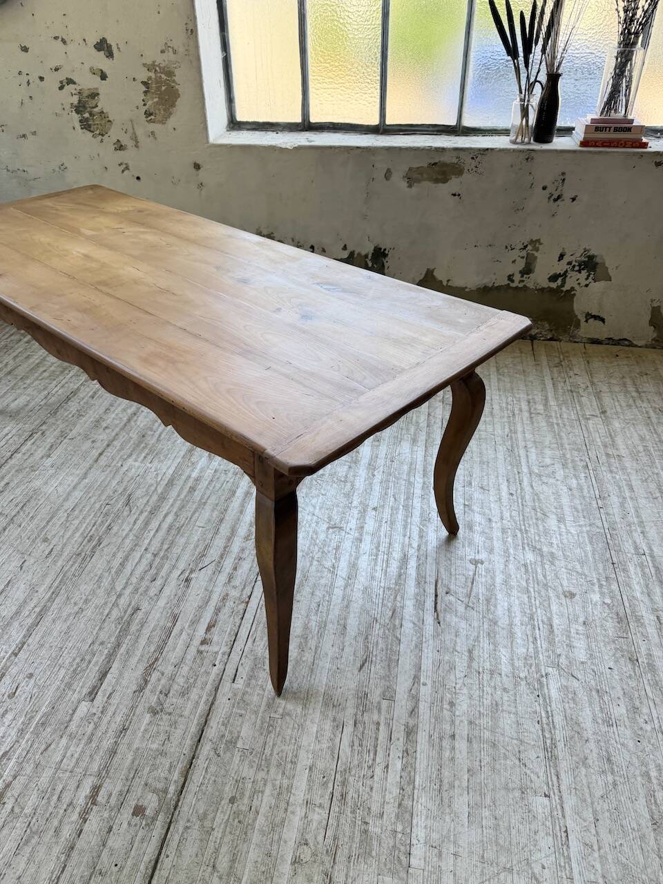 Table campagne provençale style Louis XV merisier