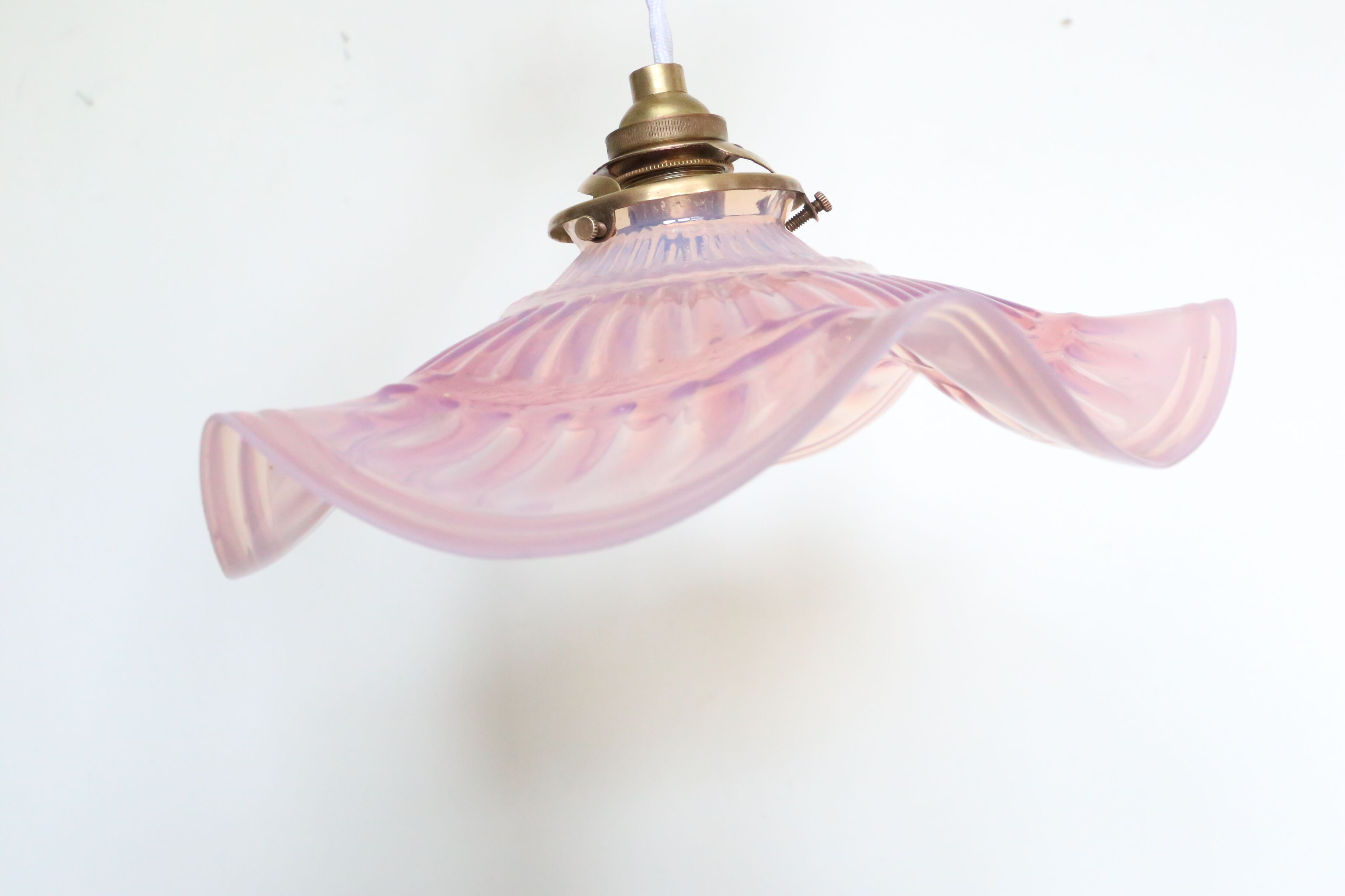 Pink glass hanging lamp