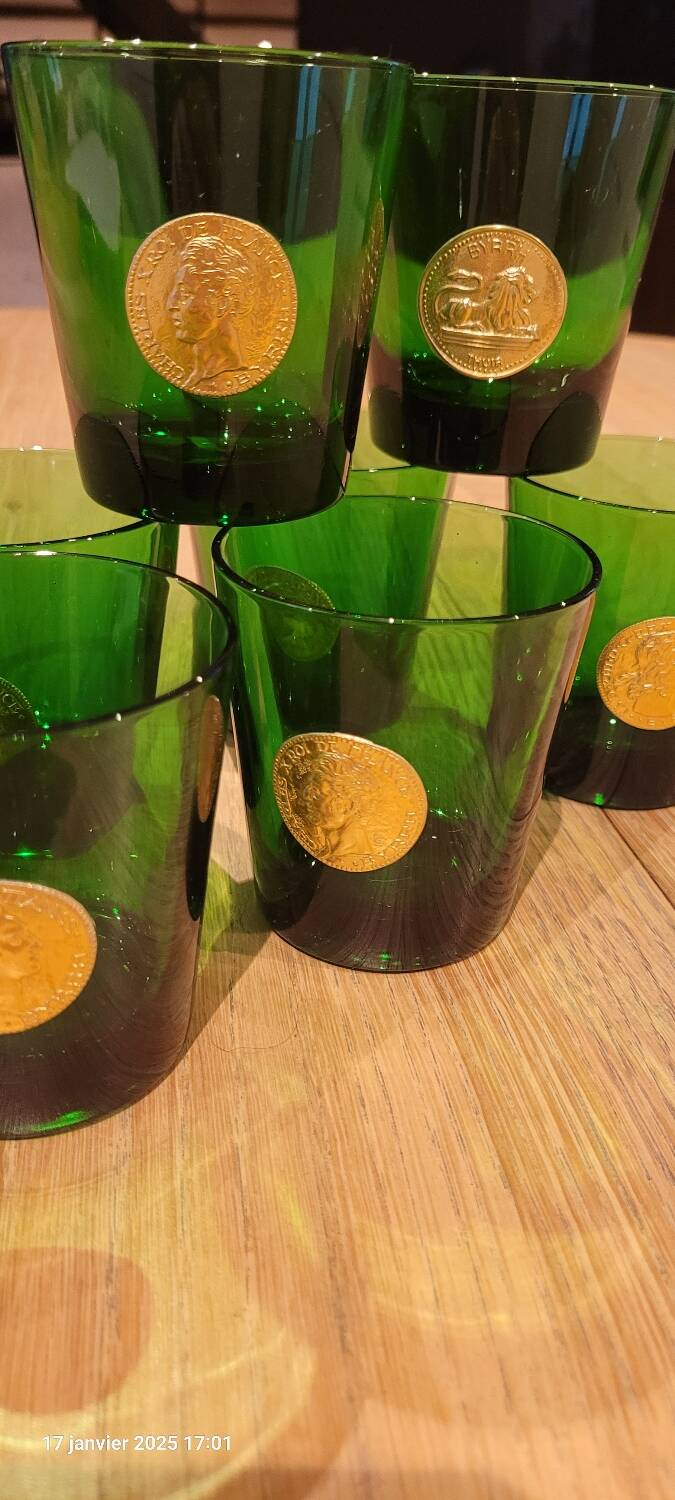 7 BYRRH green glasses