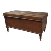Coffre en bois