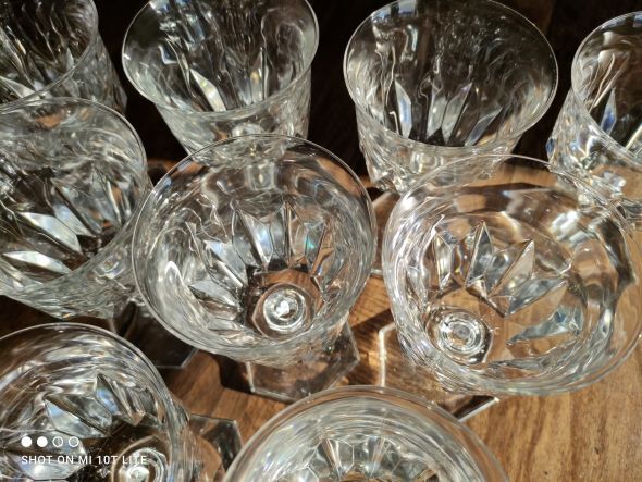 Set of 9 thick glass wine glasses faceted hexagonal foot