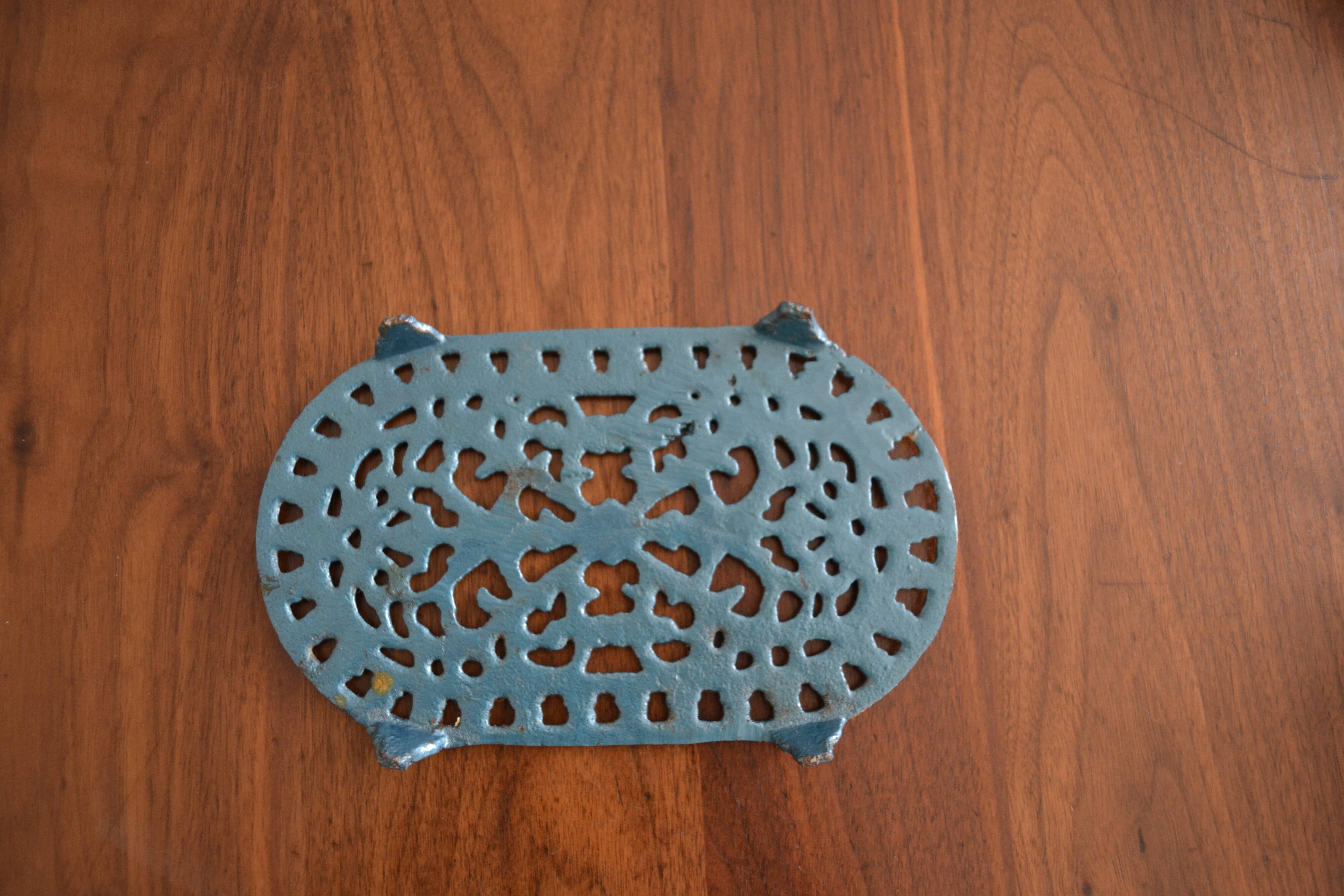 Openwork metal trifle