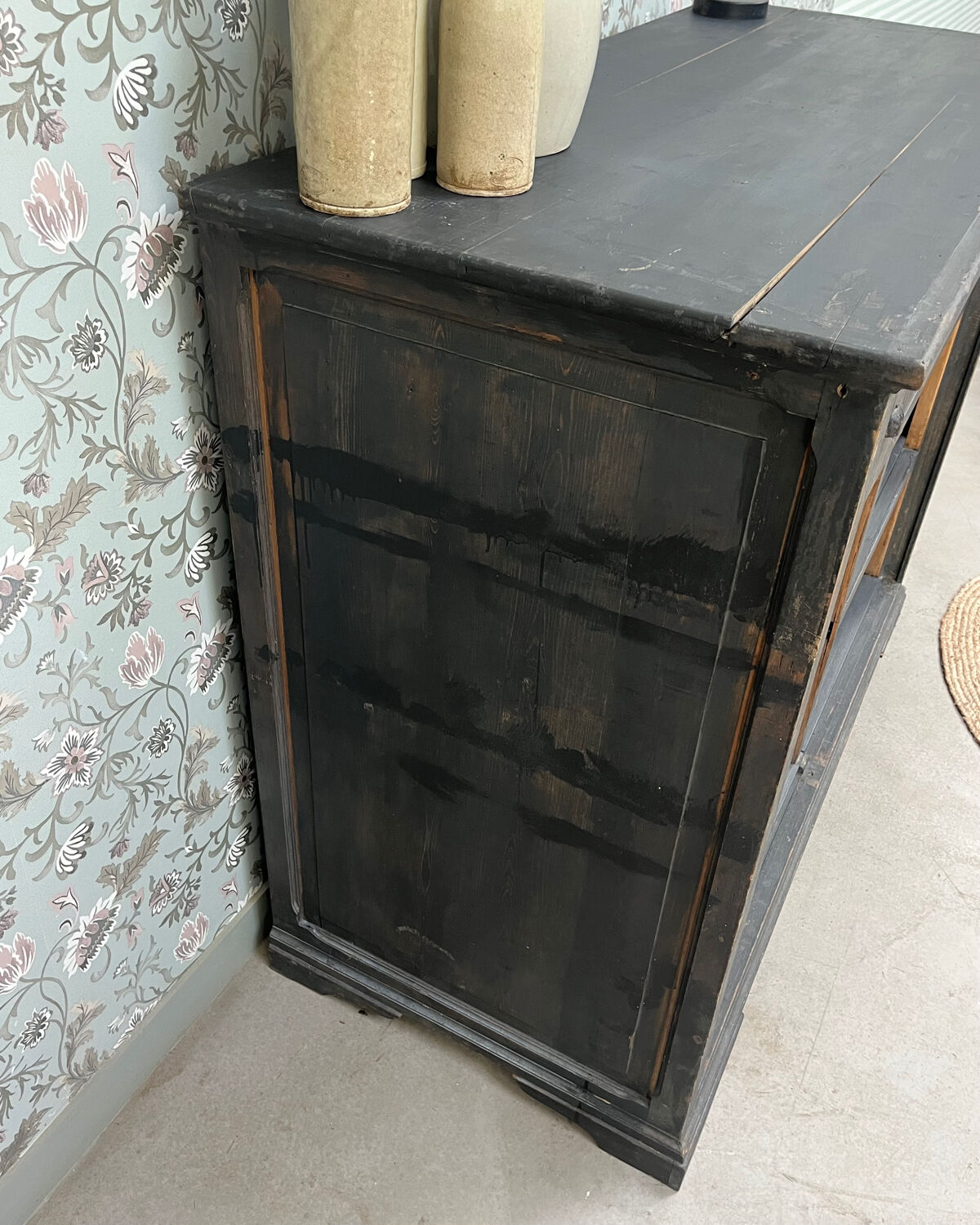 Patinated workshop furniture