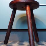 Tripod farm stool with hole