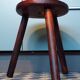 Tabouret de ferme tripode avec trou